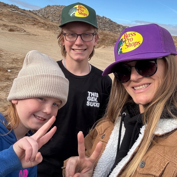 Meet your Posher, Nicole - Picture 1 of 16